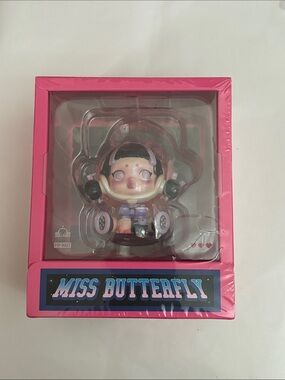 POP MART Skullpanda Miss Butterfly Limited Edition Figure